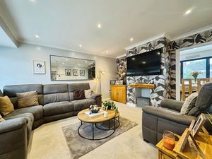 Lounge- click for photo gallery